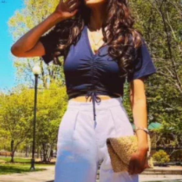 NWT V-Neck Ruched Strappy Tie Cropped Tee~Large. - Picture 1 of 4